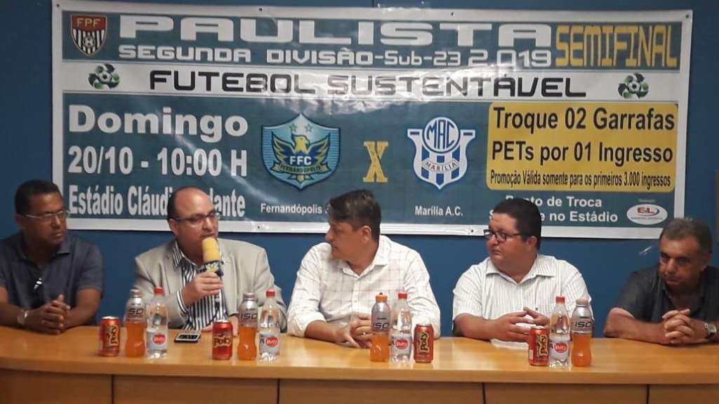 Edivaldo Ferraz no microfone