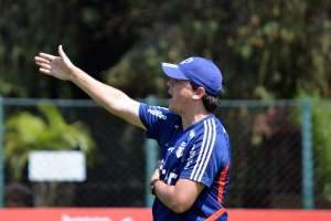 Invicto no São Paulo, Fernando Diniz já parou Jorge Jesus e venceu Carille e Ceni