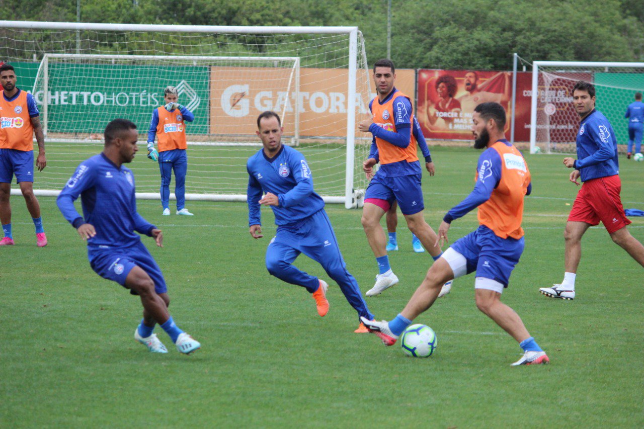 Sem vencer em outubro, Bahia visita o Grêmio e busca pontuar no Brasileirão
