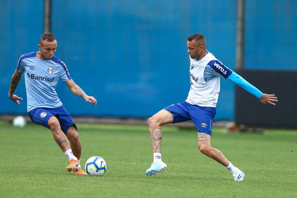 Everton e Luan devem formar ataque do Grêmio diante do Bahia - Lucas Uebel / Grêmio FBPA