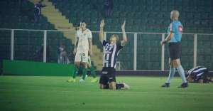 Com adversários na forca, Guarani vê chance do rebaixamento dimunir