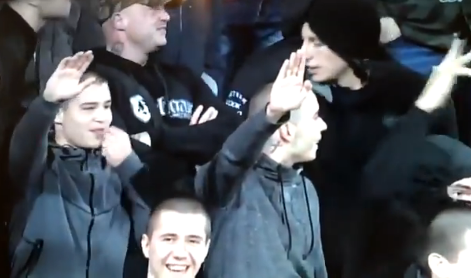 Polícia da Bulgária prende 6 torcedores por racismo em jogo contra Inglaterra