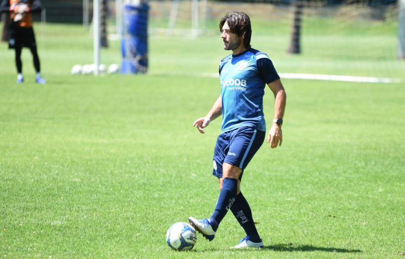 Série B: Após cumprir suspensão, ex-volante do Santos volta a ser opção no Londrina