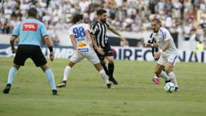 Com D.M cheio, Avaí tenta quebrar série de cinco tropeços seguidos contra o Inter