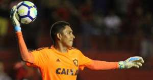 Série B: Lesão no joelho tira goleiro da competição e complica vida de técnico