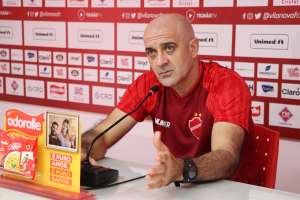 Série B: Apresentado, novo técnico do Vila Nova cobra maior presença da torcida