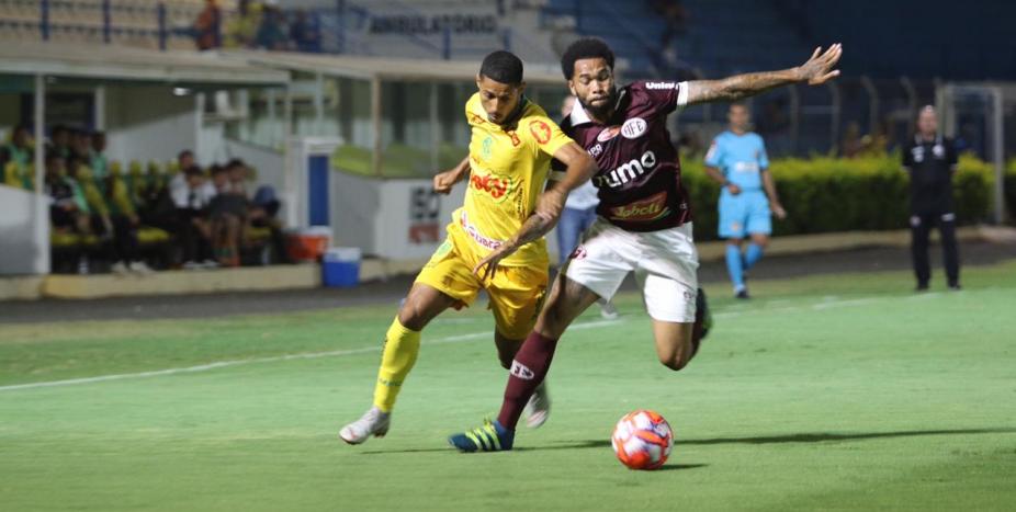 Copa Paulista: Vinícius Munhoz lamenta queda, mas vê Ferroviária com identidade