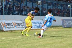 Segundona: Em vantagem, lateral confirma foco no acesso mesmo com Marília desfalcado