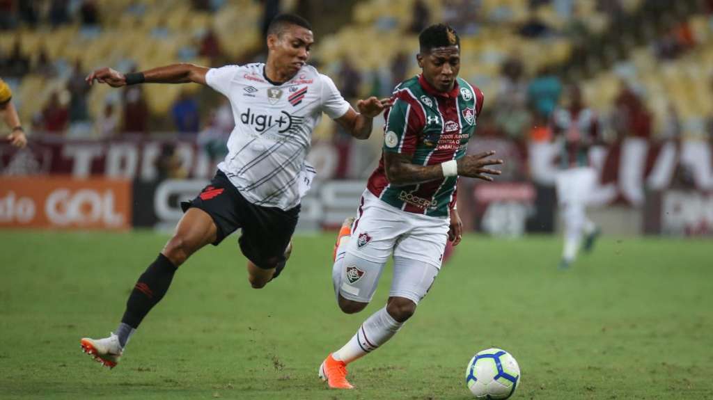 Madson marcou os dois gols do Athletico-PR