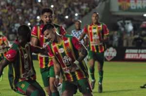 Após acesso, meia ex-Botafogo troca Sampaio por time que não subiu na Série C