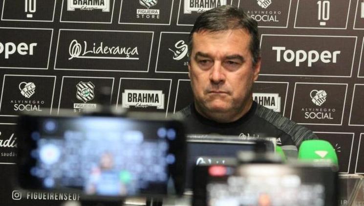 Série B: Pintado fecha treino, mas indica time que enfrentará Paraná