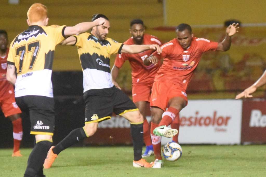 CRB vence Criciúma no Sul (Foto: Ulisses Job/Criciúma)