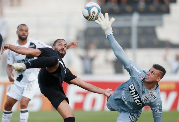 Bragantino segue na liderança da Série B