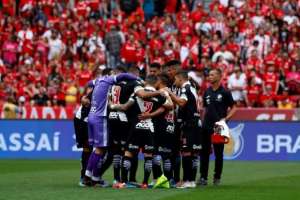 Destaque da vitória, Fernando Miguel vibra e fala em reconstrução do Vasco