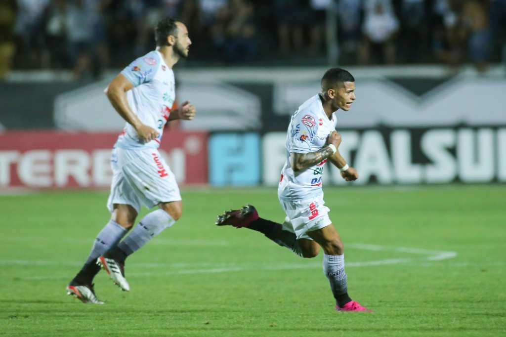 Mailton marcou na vitória do Operário. (Foto: José Tramontin / OFEC)