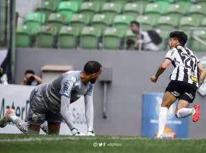 Luan diz que má fase do Atlético-MG acabou: 'Voltamos a jogar como sempre'