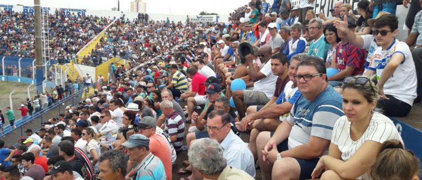 Quase cinco mil torcedores apoiaram o Fernandópolis