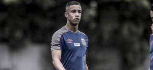 Lateral revelado no Flamengo pode trocar Santos por rival do Brasileirão