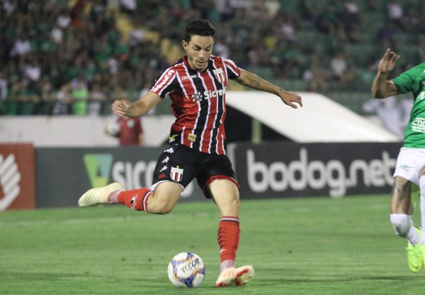 Série B: Atacante do Botafogo-SP sofre lesão grave e não joga mais em 2019