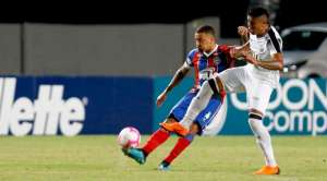 Herói do Ceará agradece Deus e dedica gols à esposa, filho e torcedores