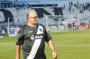 Carro do presidente danificado e polêmica com fichas cadastrais: clima esquenta na Ponte