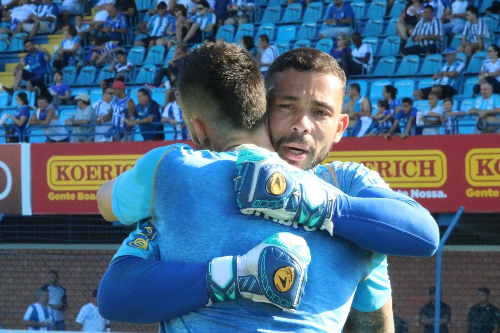 Avaí abre negociação para ter goleiro do Santos em 2020