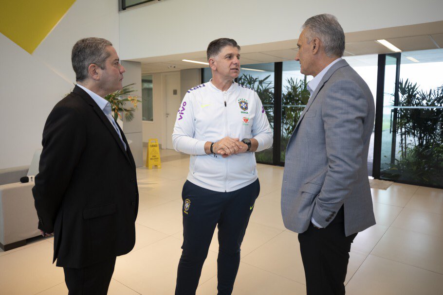 CBF confirma que Tite convocará seleção para amistosos de novembro na sexta