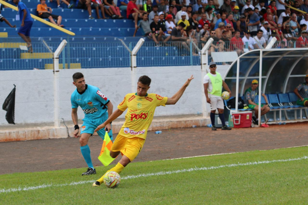  Recém promovido ao profissional, lateral do Mirassol projeta semifinal