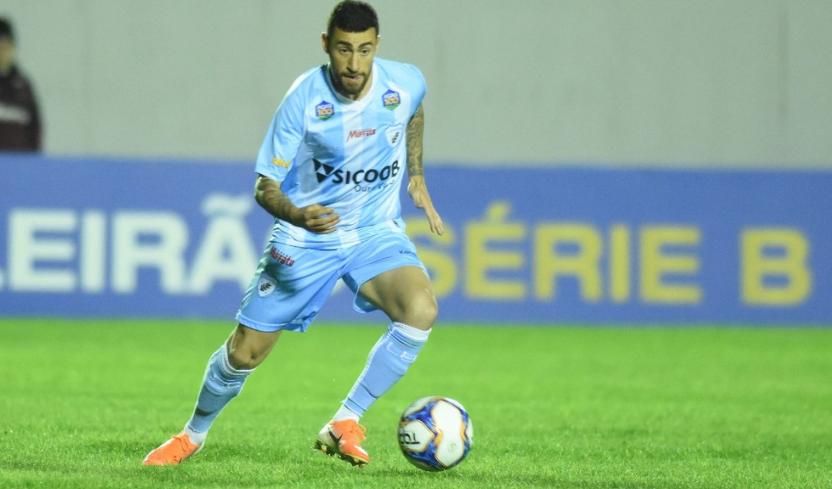 Atacante de clube da Série B sofre lesão e irá parar por até um mês