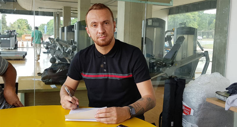 Brasiliense contrata ‘artilheiro do amor’ e meia destaque do Sampaio Corrêa