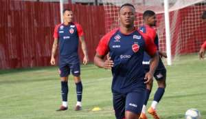 Ex-Ponte Preta pensa jogo a jogo para livrar o Vila Nova da degola na Série B