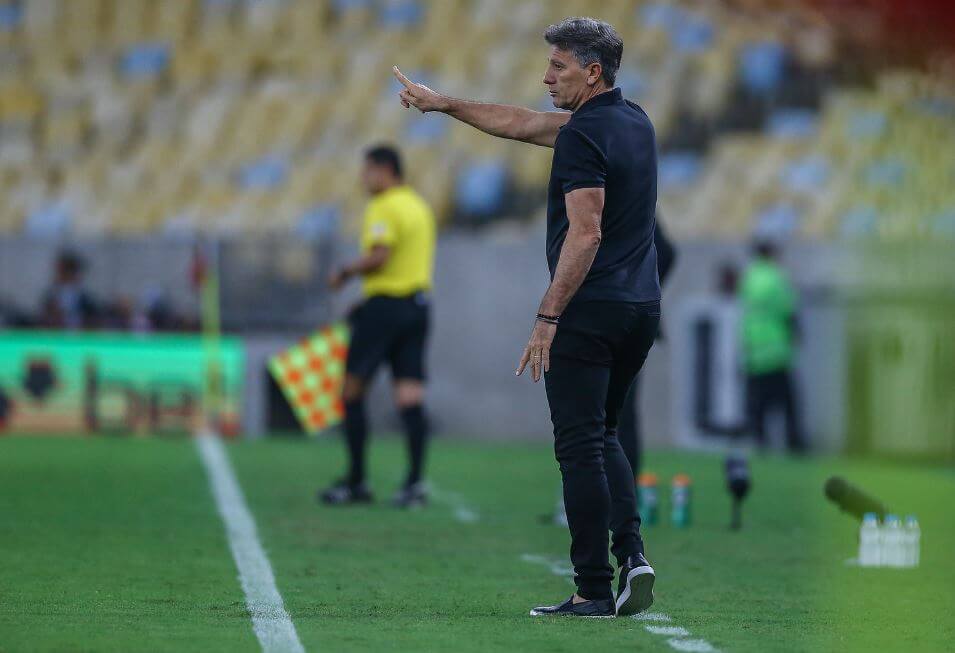 Renato Gaúcho lamenta erros: “Até mulher grávida faria gol no Grêmio”