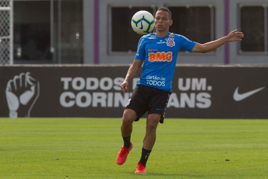 Janderson revela início no futebol e espera fazer história no Corinthians
