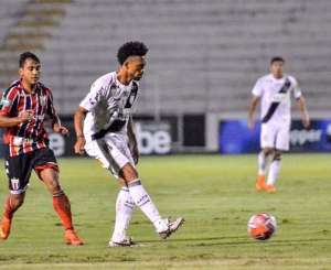 Série B: Lateral-direito do Figueirense aciona Ponte Preta na Justiça e cobra R$ 100 mil