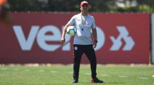 Zagueiro aprova formação mais ofensiva e com dois volantes do Inter