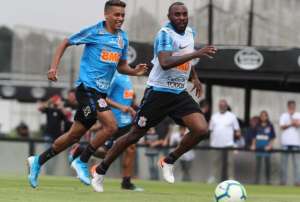 Meia elogia, mas não vê Flamengo como exemplo para o Corinthians