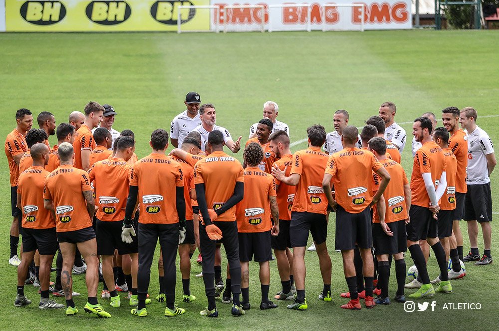 Recuperado, Réver treina entre titulares e Mancini testa formação no Atlético-MG