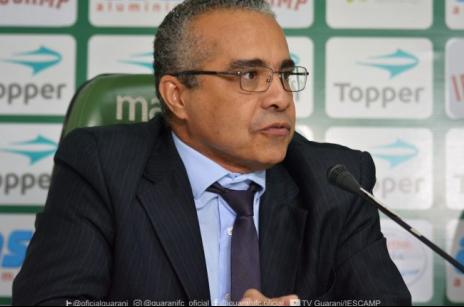 Palmeron renunciou após ameaças de impeachement