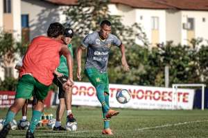 Após contratar meia, Botafogo-PB também quer artilheiro do Sampaio Correa