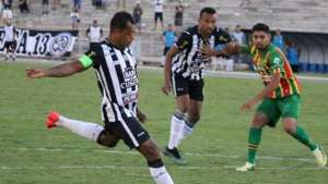 Futebol ou política? Na mira do PCdoB, Marcelinho Paraíba tem futuro incerto