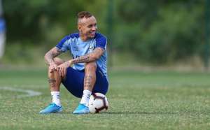 Barcelona manda representante ao Maracanã para observar atacante do Grêmio