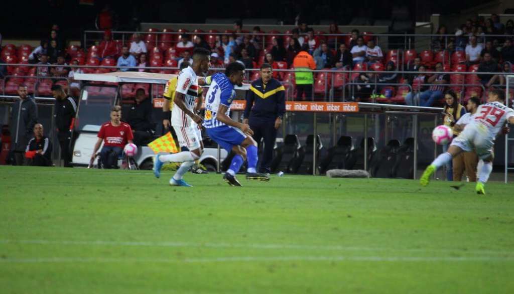 O zagueiro Betão ainda acredita no Avaí