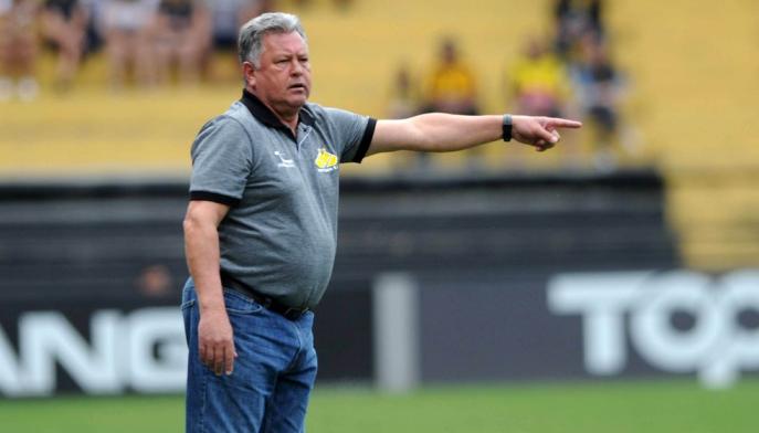 Roberto Cavalo está cheio de problemas. (Foto: Caio Marcelo / Criciúma)