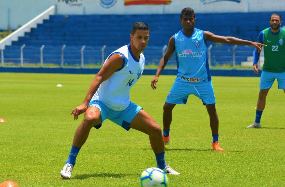 Atacante do CSA “provoca” líder Flamengo: “Não assusta”