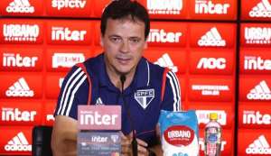 Gringo vai a campo, mas deve desfalcar o São Paulo no domingo pelo Brasileirão