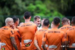 Mancini faz mistério e não revela substituto de Elias para duelo com o São Paulo