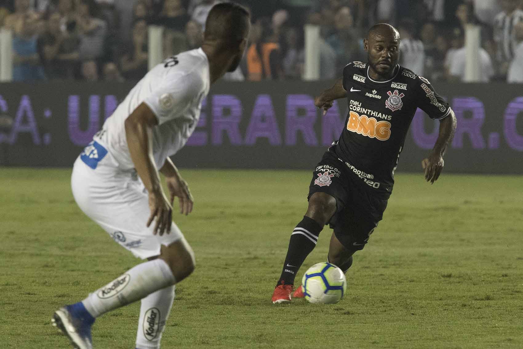 Corinthians tenta evitar recorde negativo e Santos luta por fim do tabu
