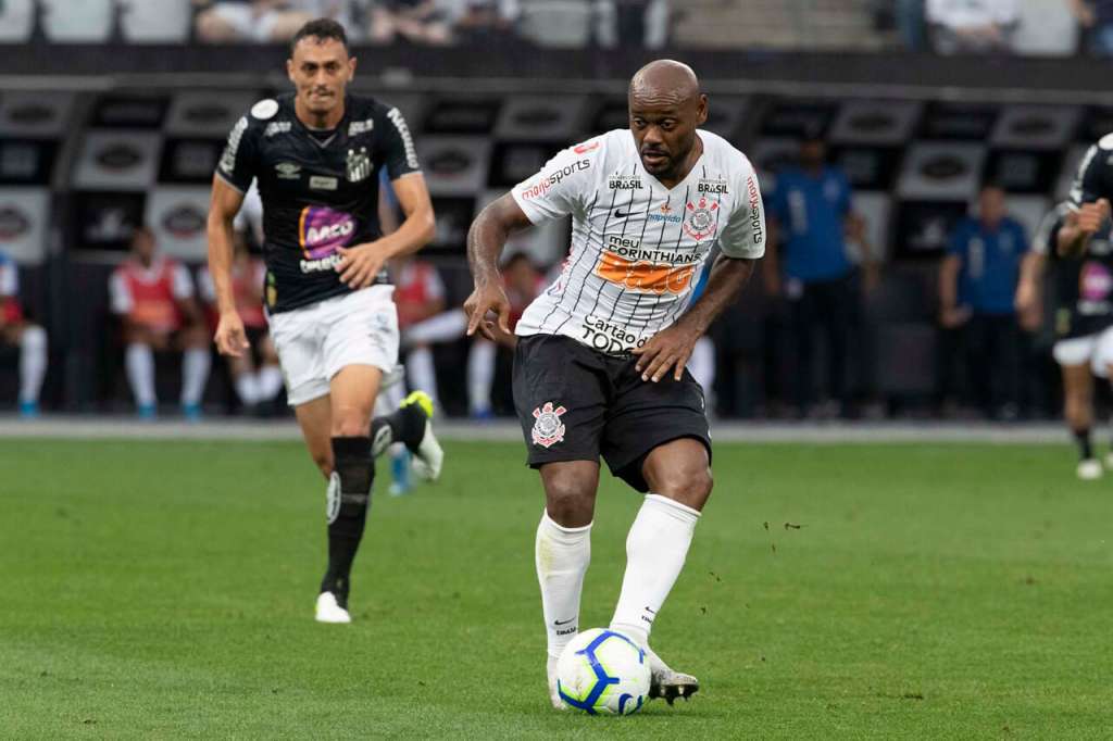 Vagner Love deve desfalcar o Corinthians