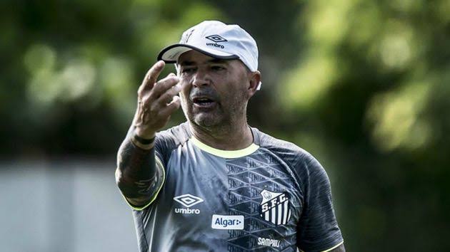 Sampaoli vê ‘realidades distintas’ entre Santos e Flamengo: ‘Impossível comparar’