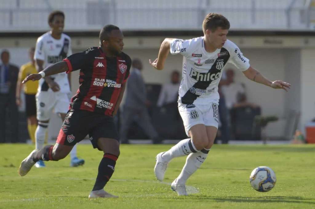 Ponte Preta foi derrotada pelo Vitória (Foto: Álvaro Jr./Ponte Press)
